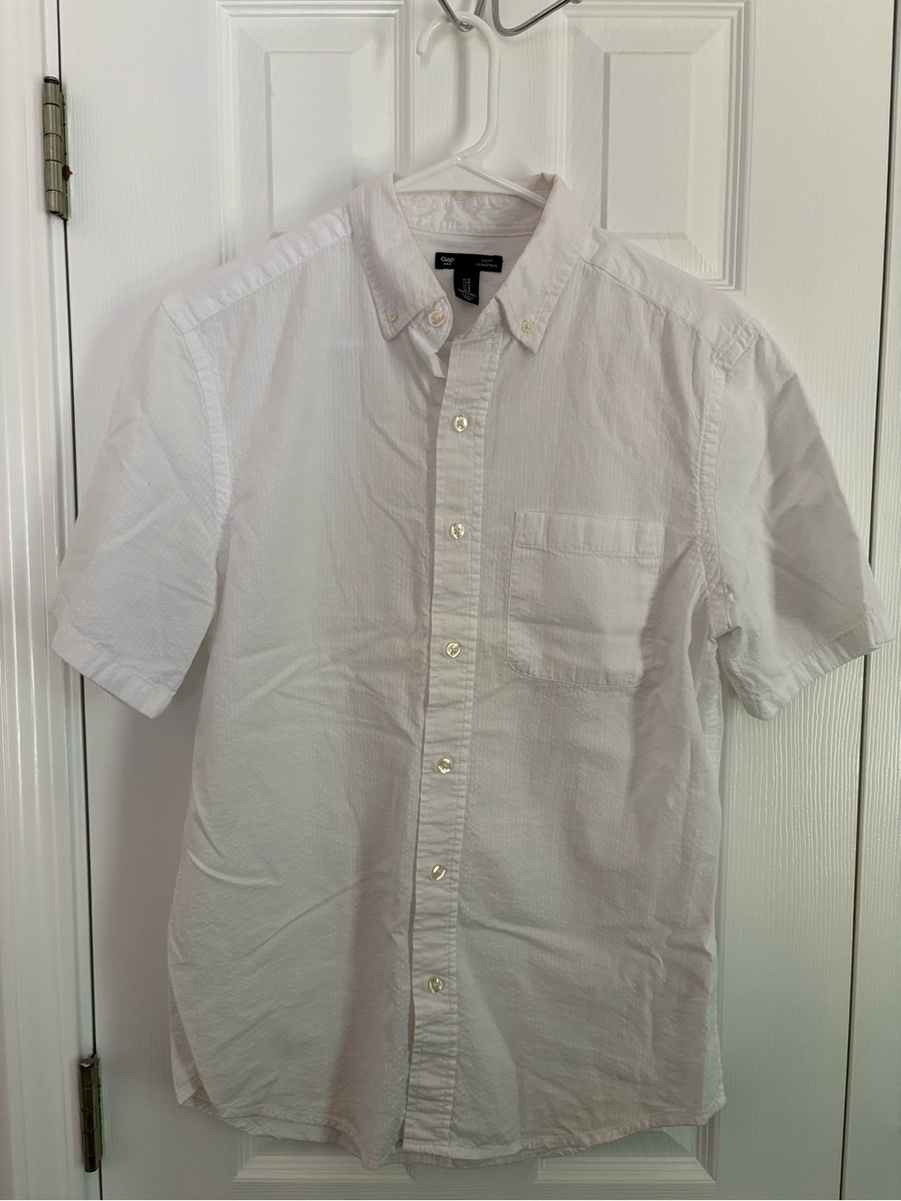 GAP Men’s White Short-Sleeve Button-Down Pocket Shirt